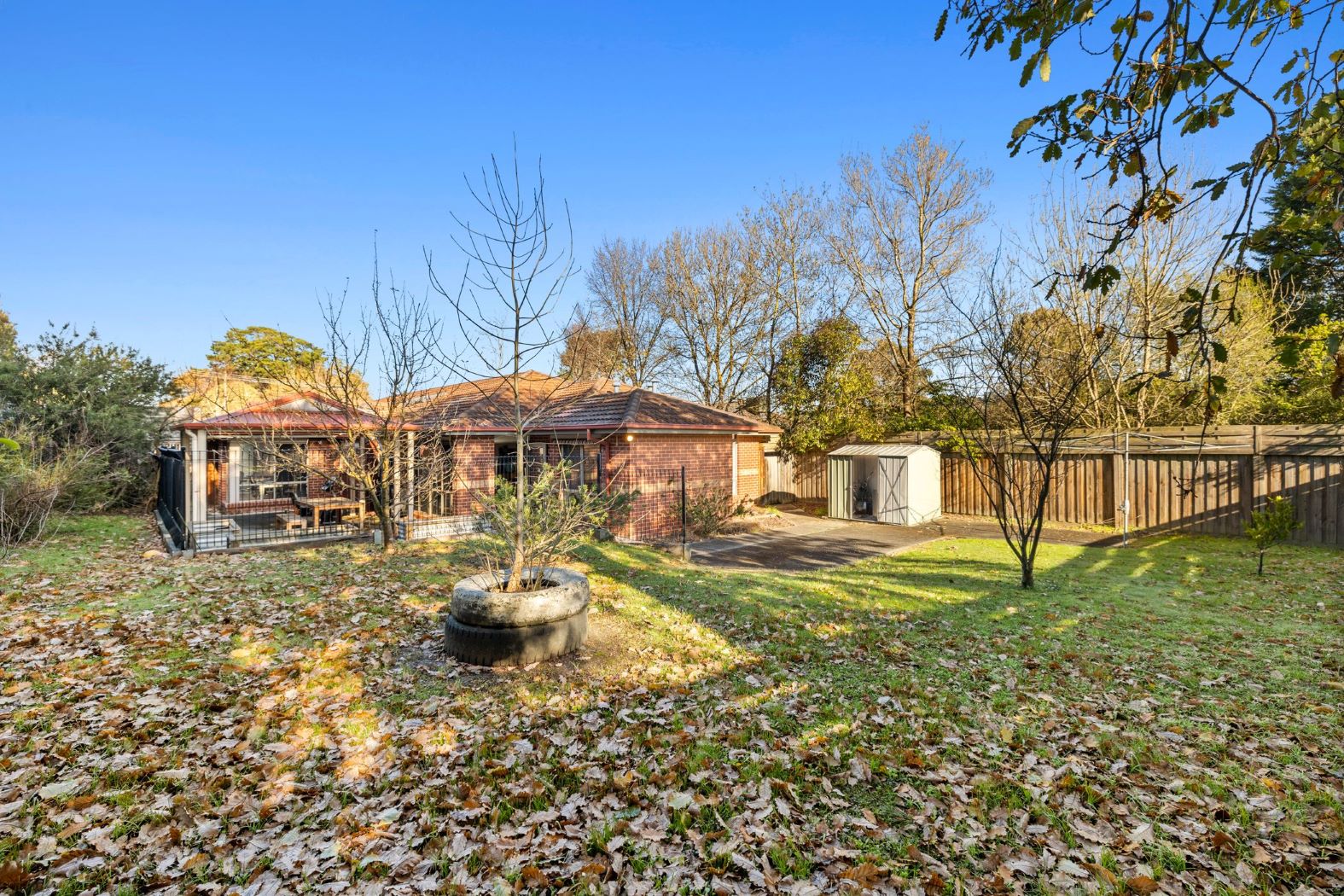 Conveniently located and brimming with robust features located in Croydon — Home image 4