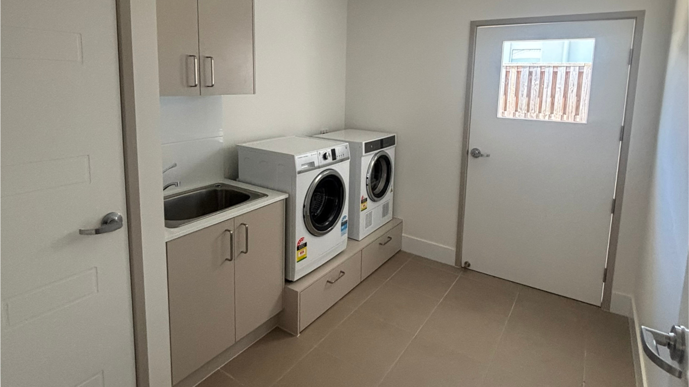 Modern HPS Home in Gleneagle — Home image 7