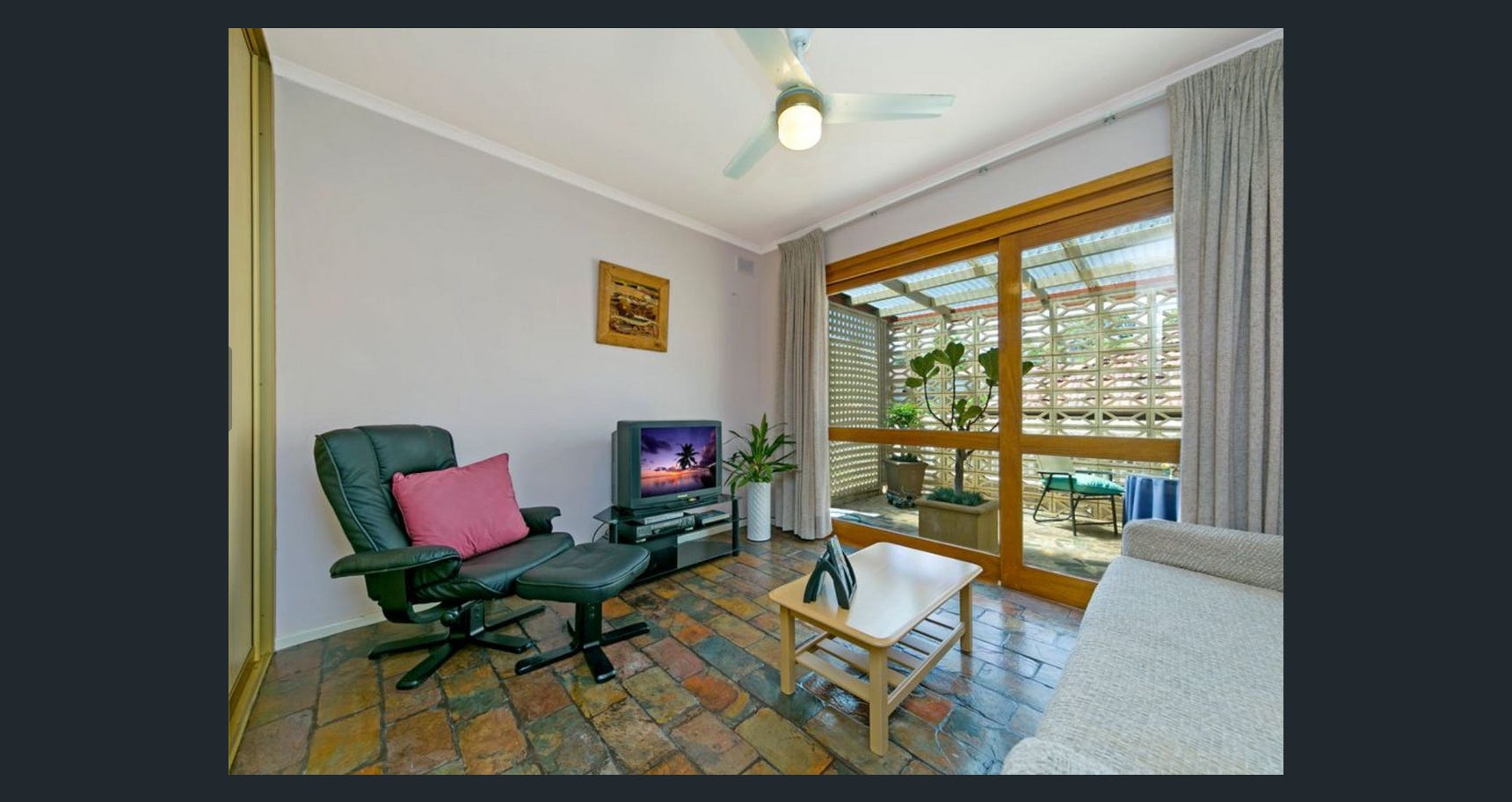 24 Kym Ave