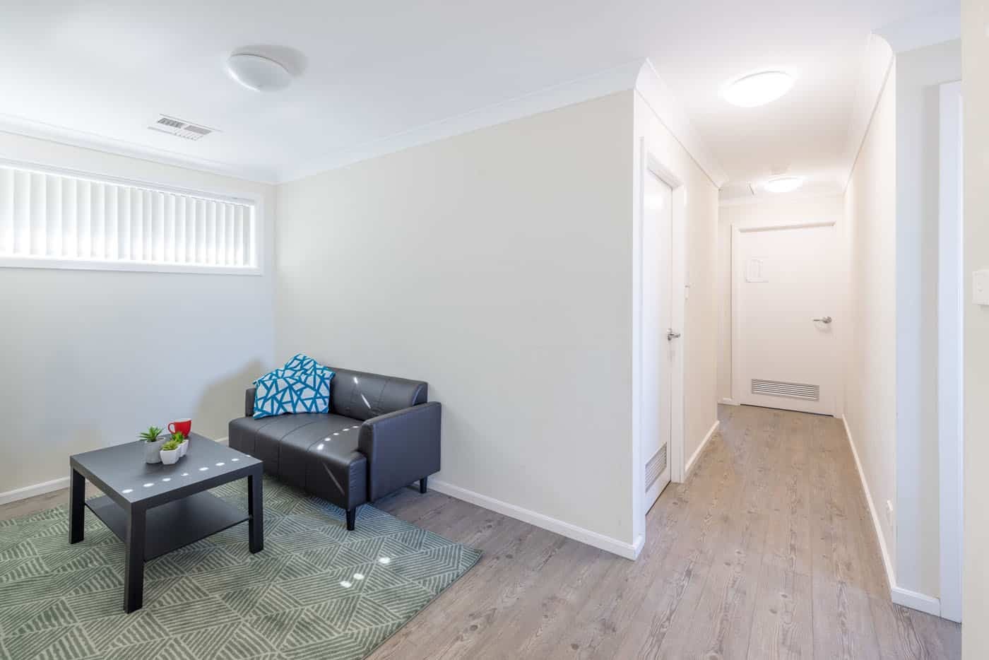 Spacious comfortable shared home for women in Ropes Crossing — Home image 2