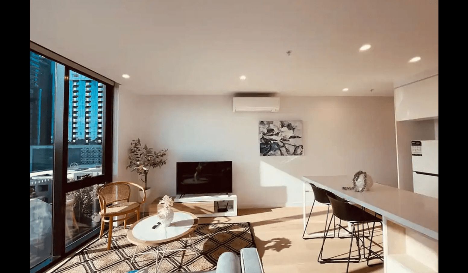 Box Hill Retreats — Home image 4