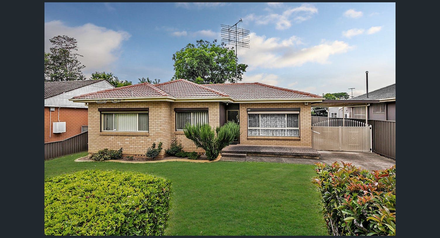Life-Enhancing Space: A spacious, quite house in Emu Plains — Home image 10