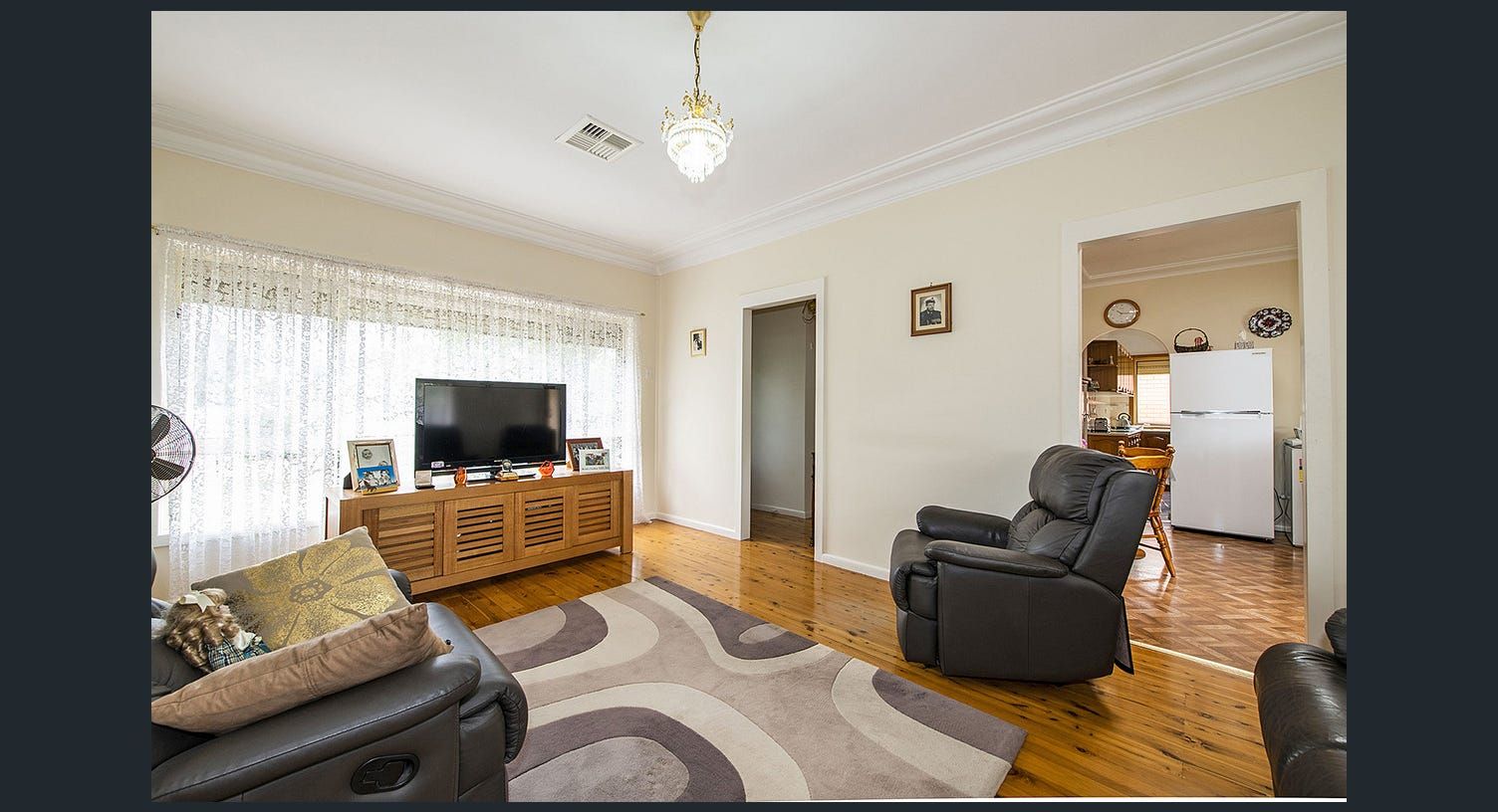 Life-Enhancing Space: A spacious, quite house in Emu Plains — Home image 12