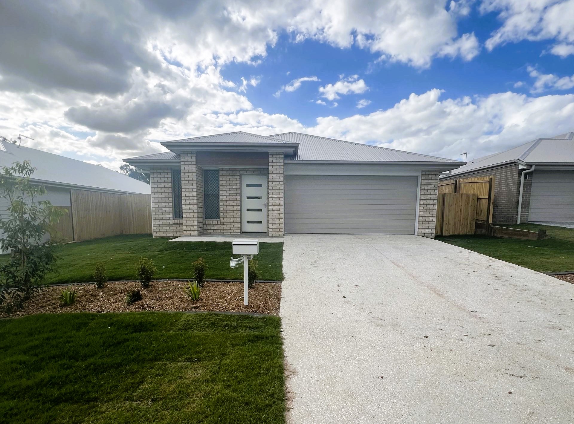 Gleneagle, QLD - Robust House — Home image 11