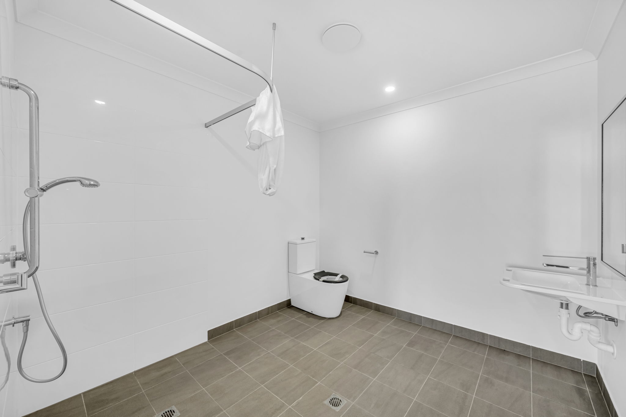 Unit 2: 1 SDA + OOA Ground Floor Villa, available in Cosgrove — Home image 2