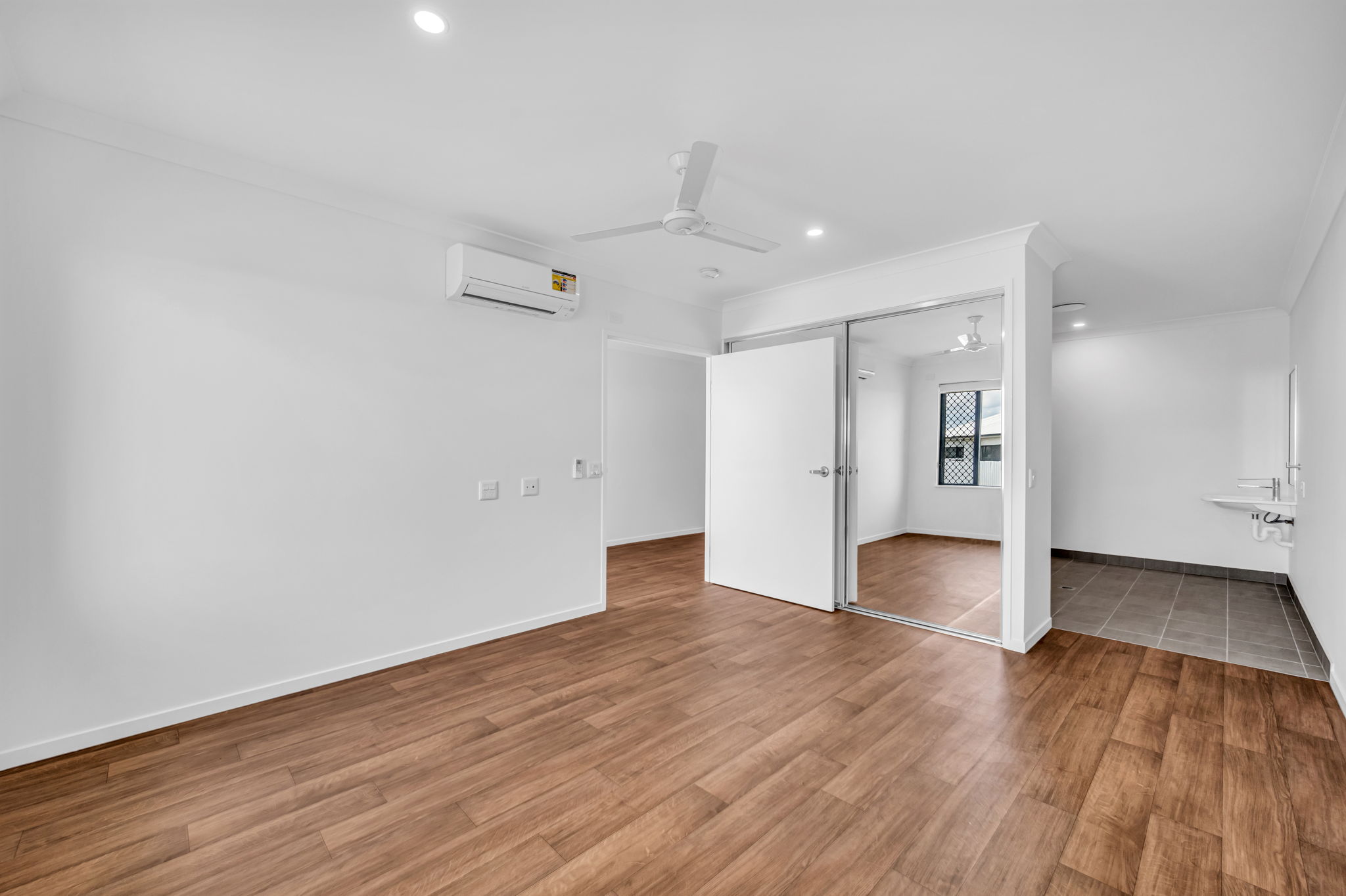 Unit 2: 1 SDA + OOA Ground Floor Villa, available in Cosgrove — Home image 5