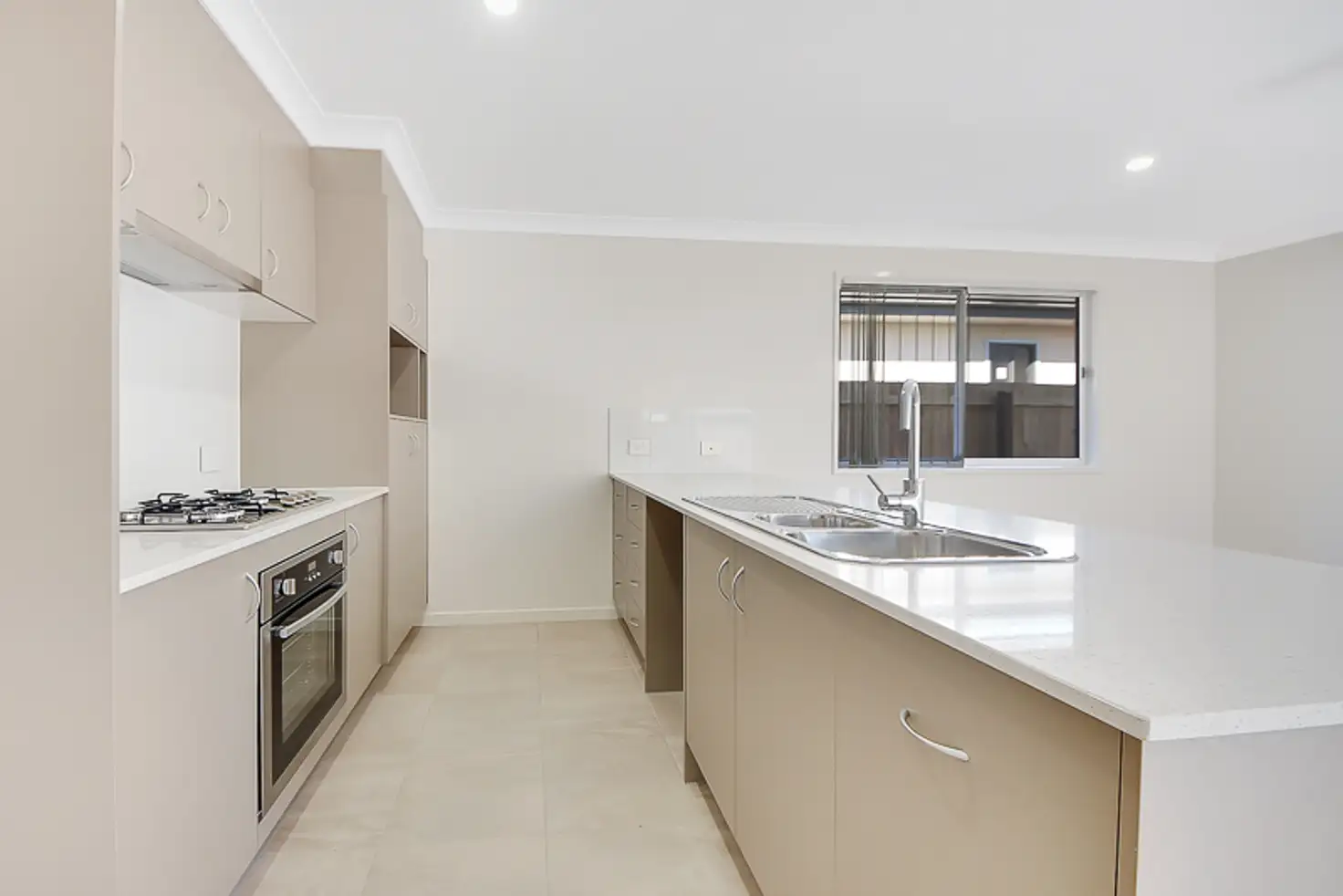 Modern SIL Vacancy in Logan Reserve — Home image 4