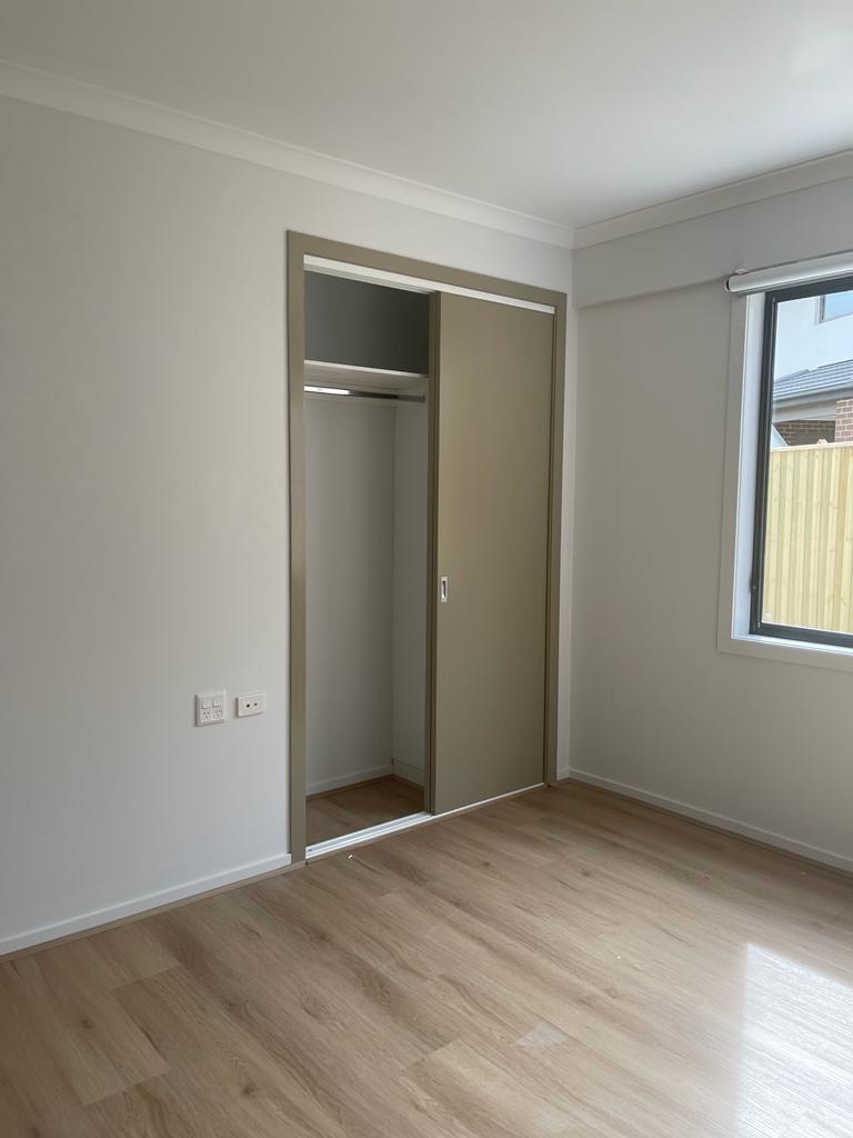Clyde North, VIC — Home image 9