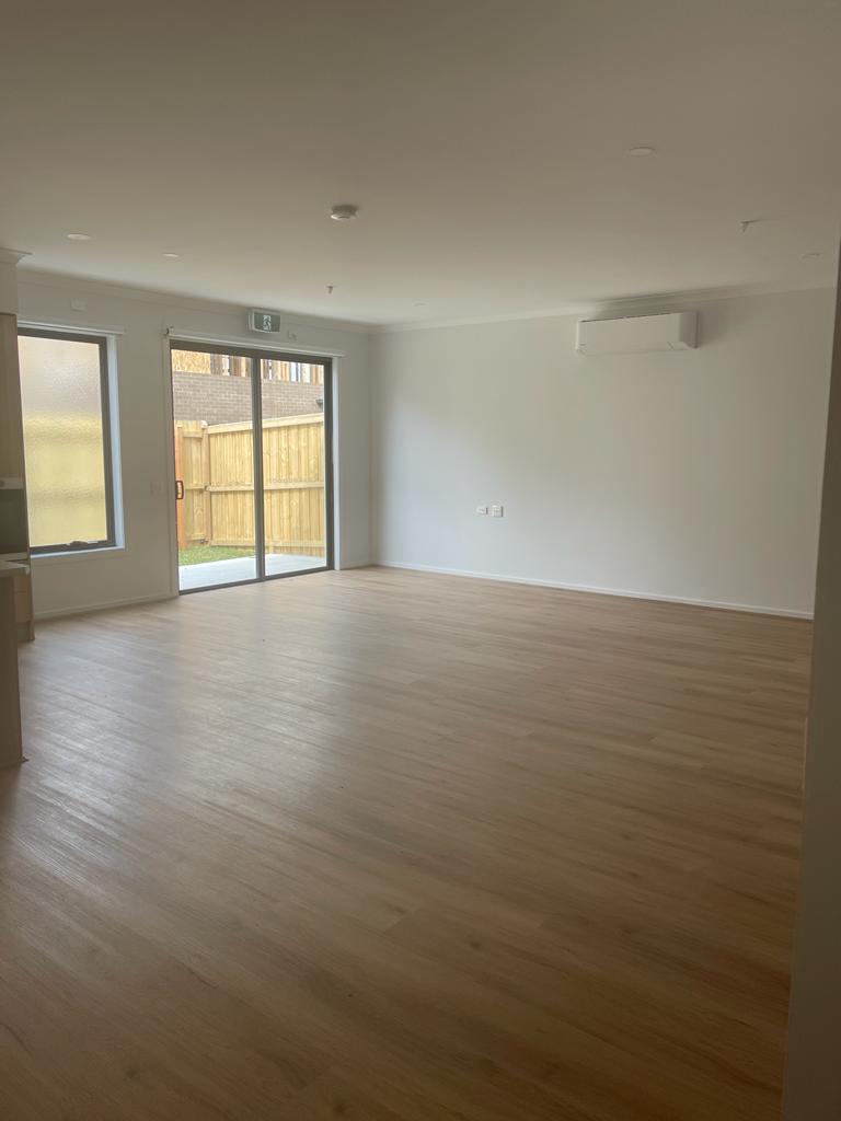 Clyde North, VIC — Home image 13