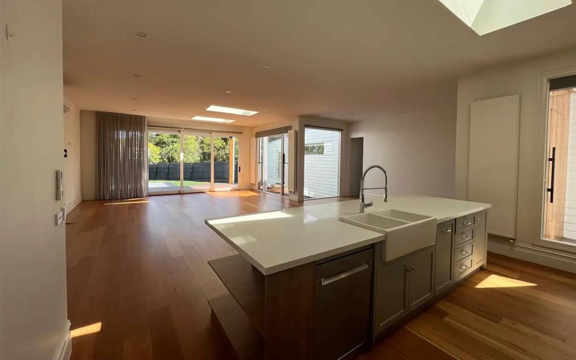 Welcoming and Spacious SIL Home in Croydon — Home image 4