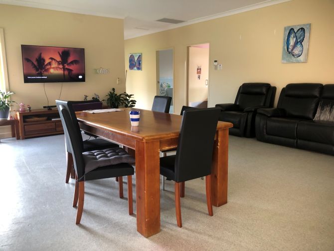 Magill - 1 Vacancy 4 Bedroom Residence Basic — Home image 3
