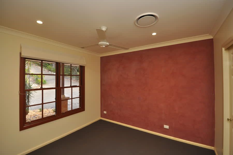 Superbly crafted, beautiful home in a quiet cul-de-sac in the most popular of locations. — Home image 6