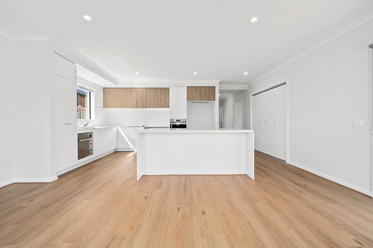 Modern 4-Bedroom HPS - Charlotte Street, New Norfolk — Home image 2