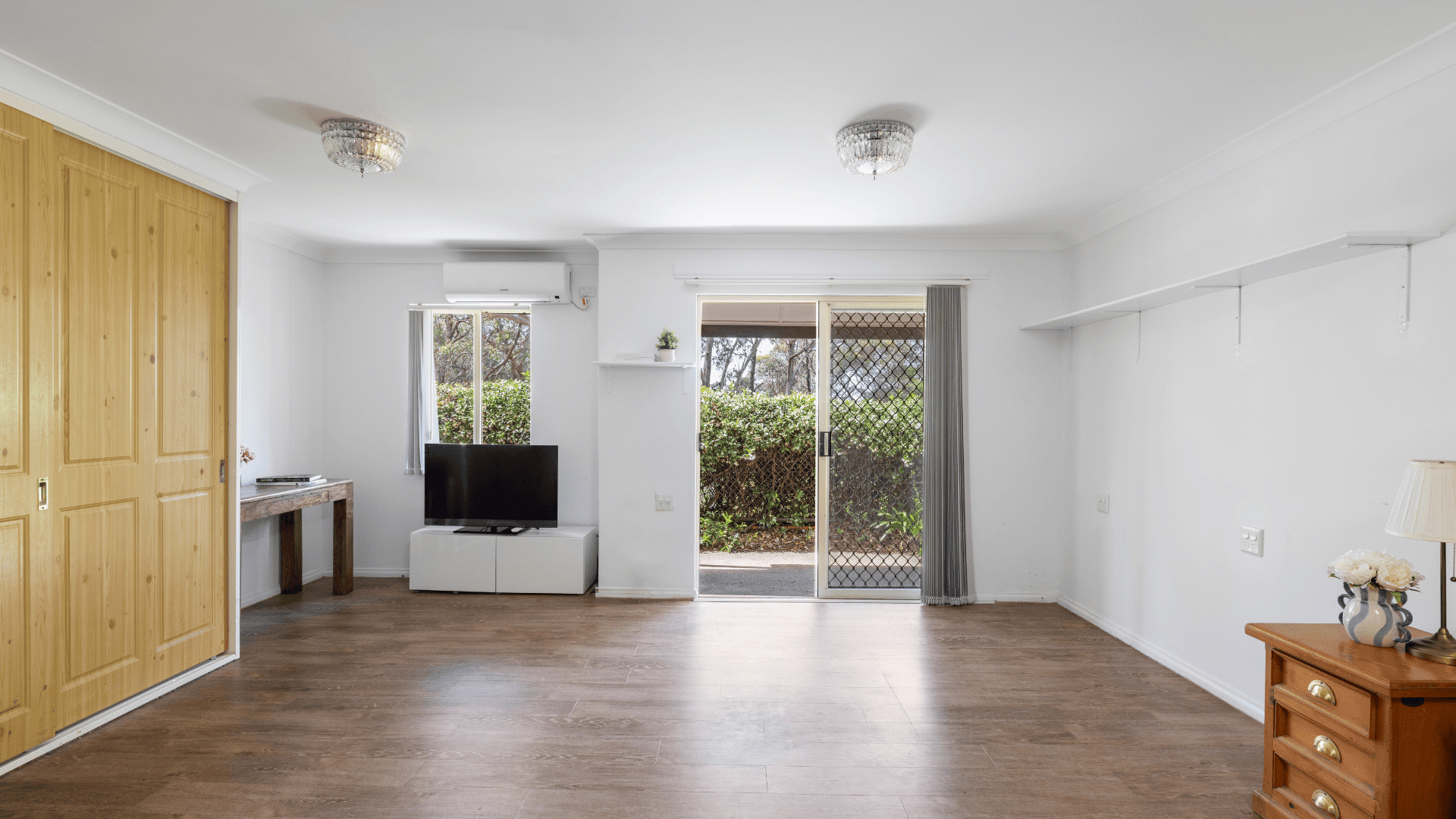 Beacon Hill – Self-contained unit within shared 6-bedroom home. — Home image 8