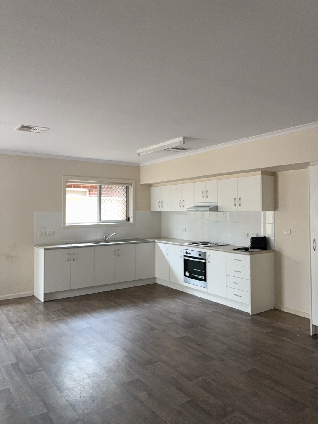 Woodville West Home — Home image 4