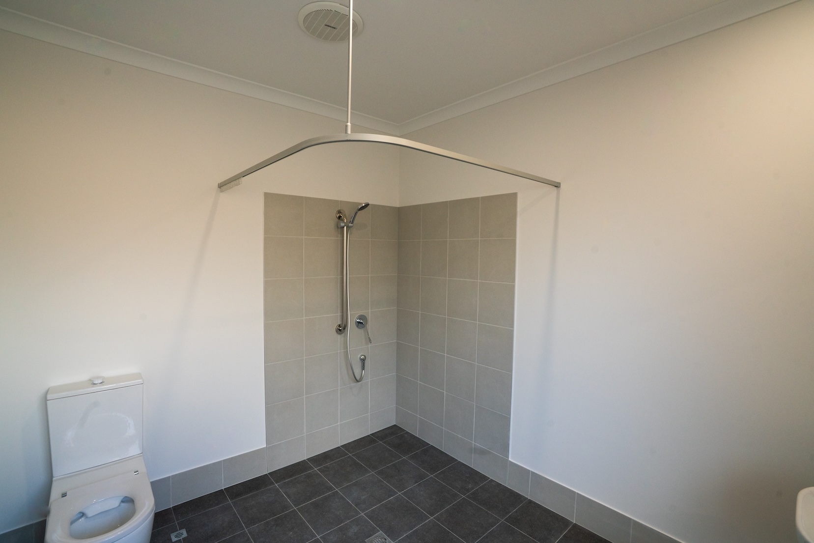 South of the river HPS Home in Baldivis with OOA Room — Home image 10