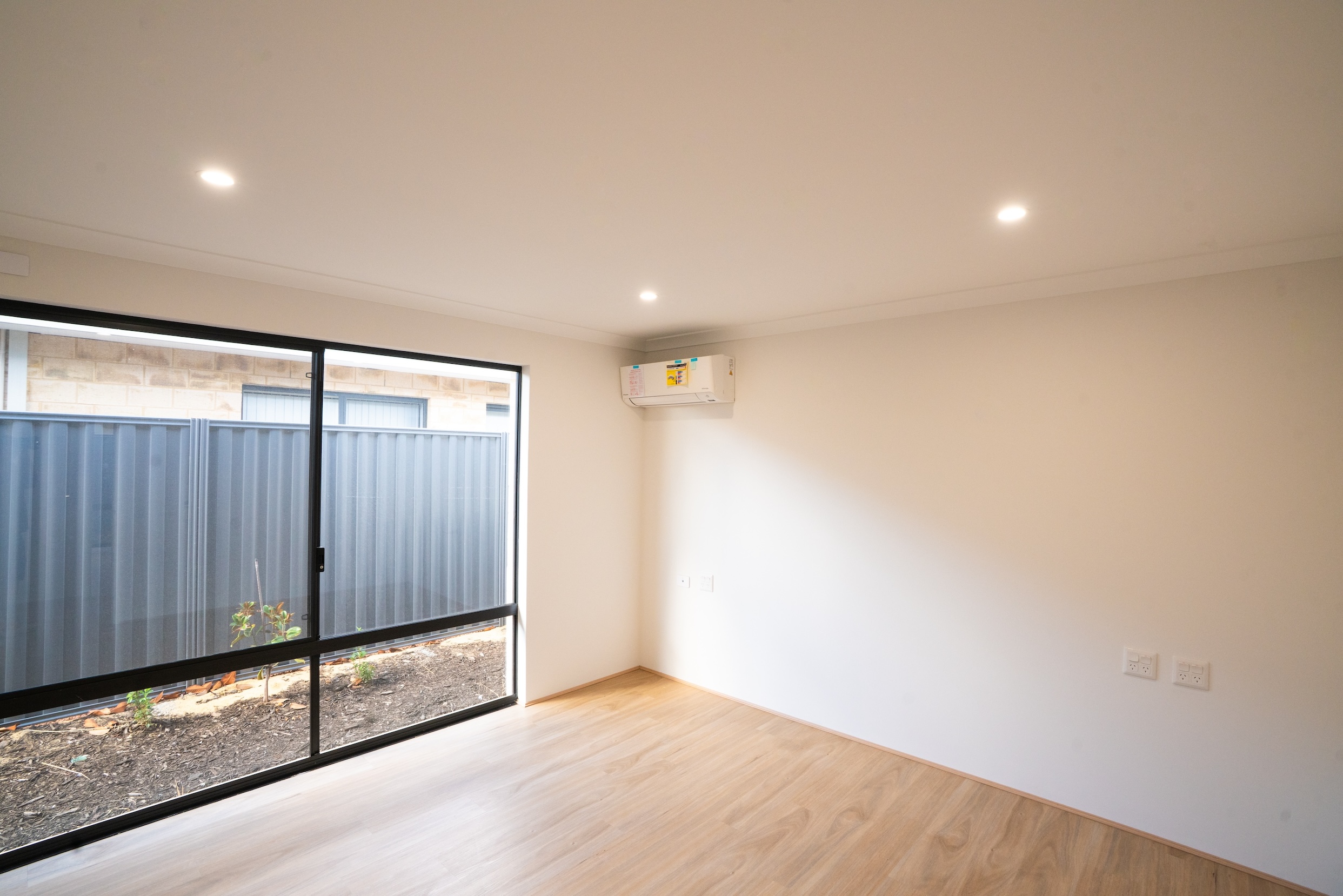 South of the river HPS Home in Baldivis with OOA Room — Home image 27