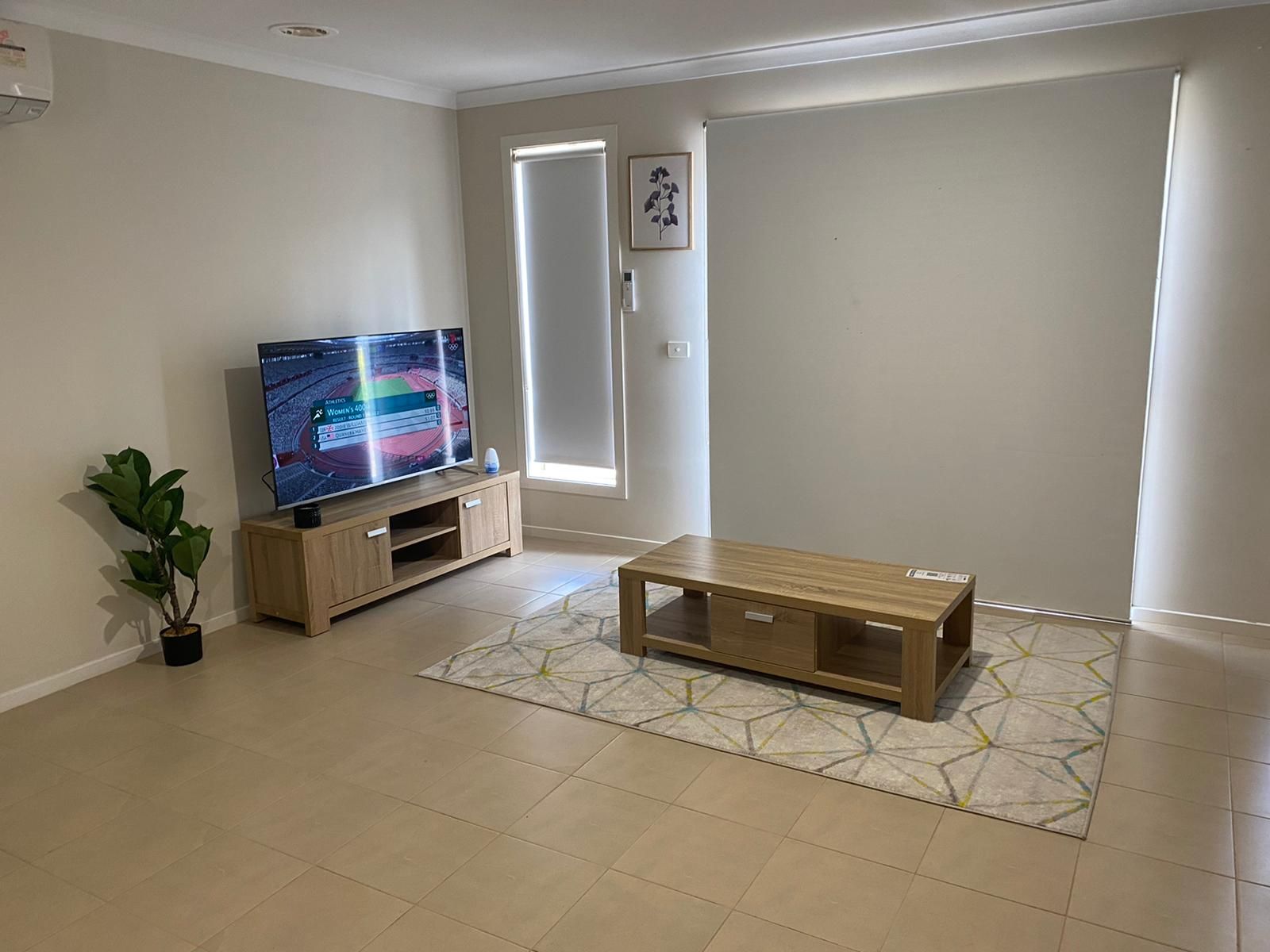 Beautiful home available - Denman Dr, Point Cook — Home image 2