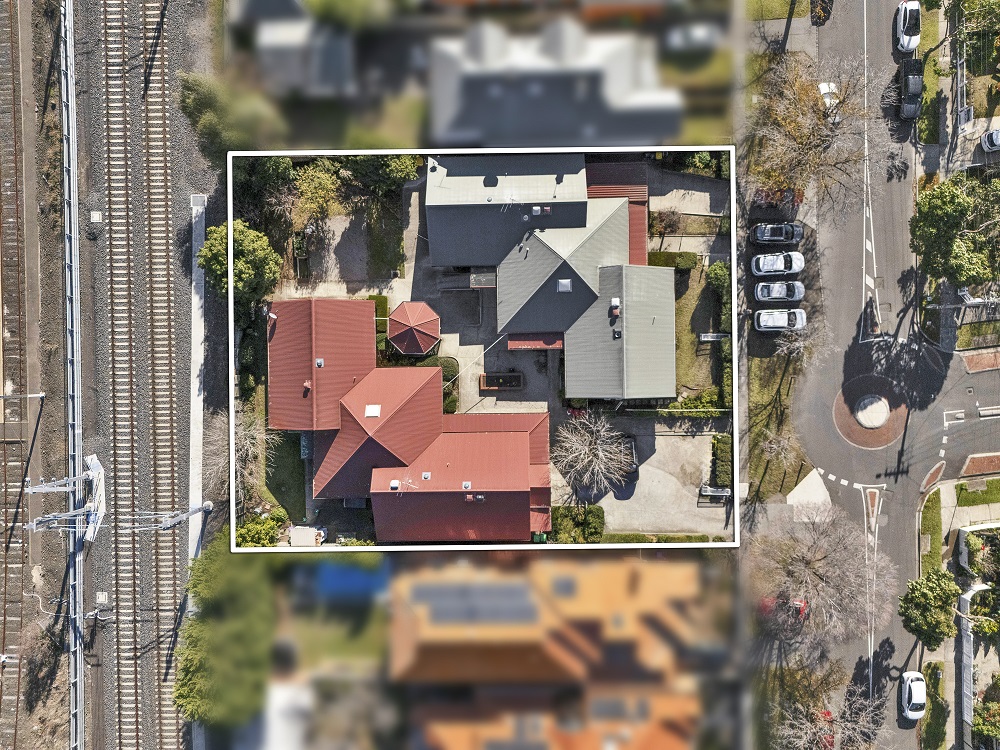 Beachside living in Williamstown — Home image 2