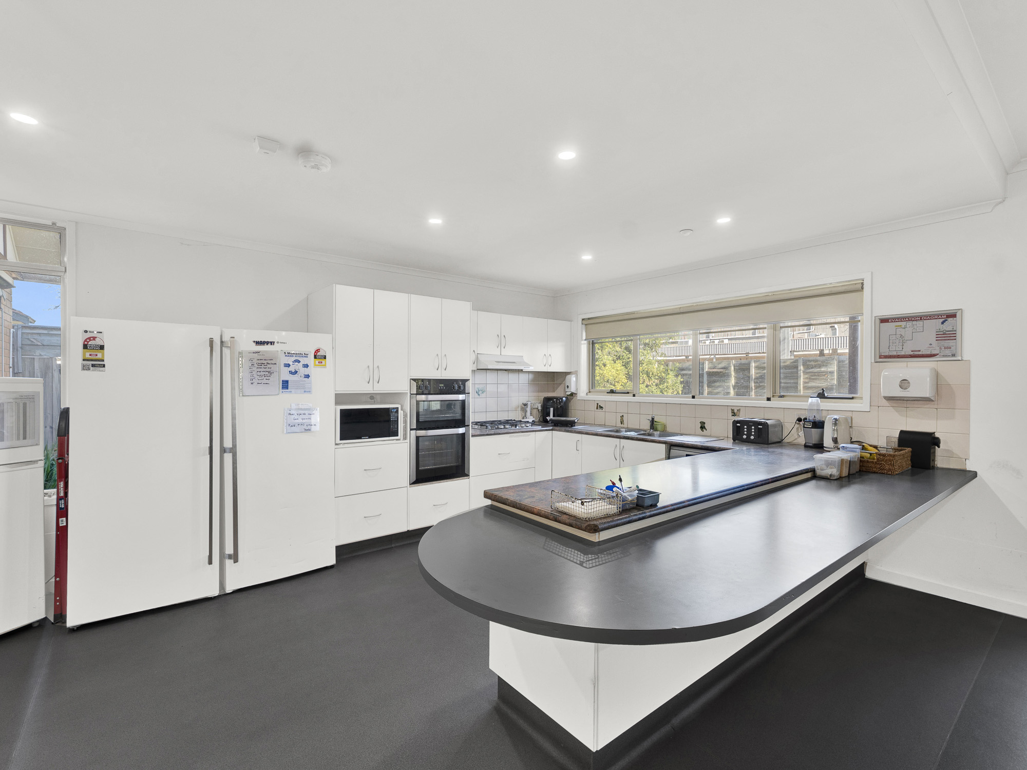 Beachside living in Williamstown — Home image 8