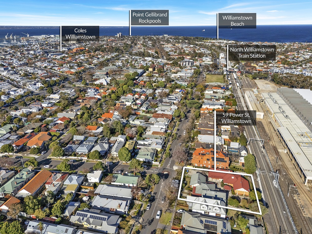 Beachside living in Williamstown — Home image 13