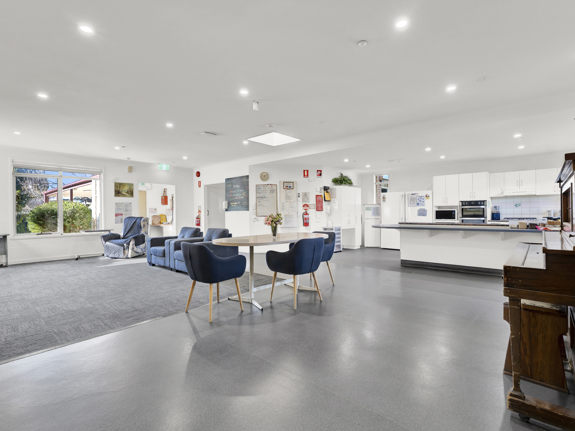 Beachside living in Williamstown — Home image 16