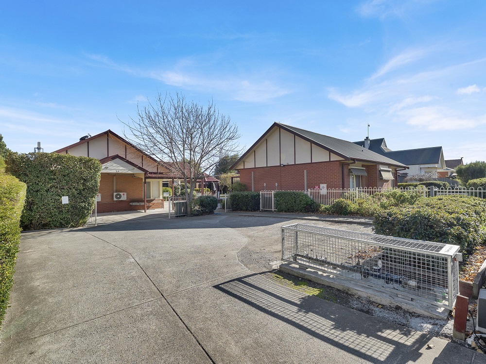 Beachside living in Williamstown — Home image 17