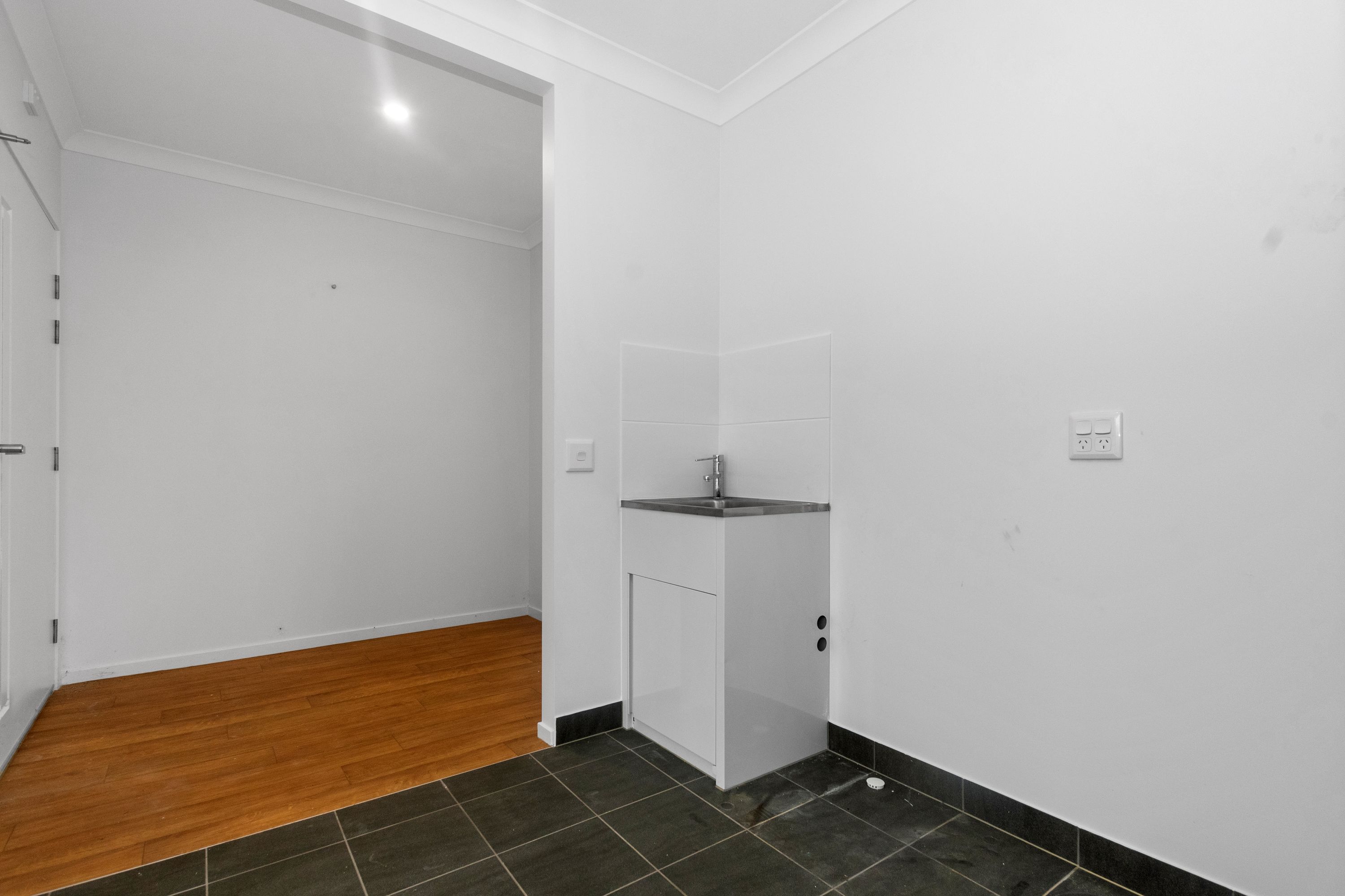 Unit 2/10 Loretta Court – Rasmussen — Home image 2
