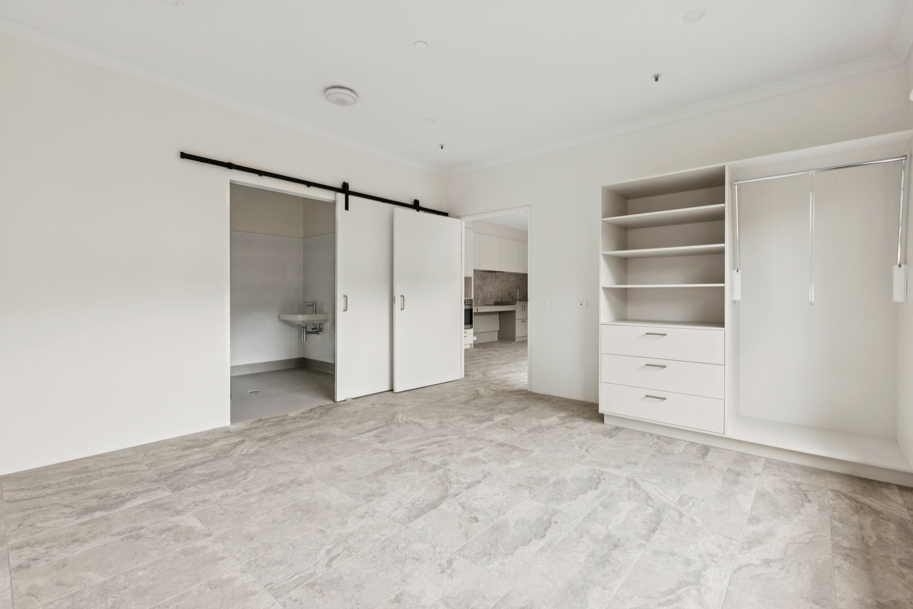 1 Bedroom Villas, Frankston — Home image 4