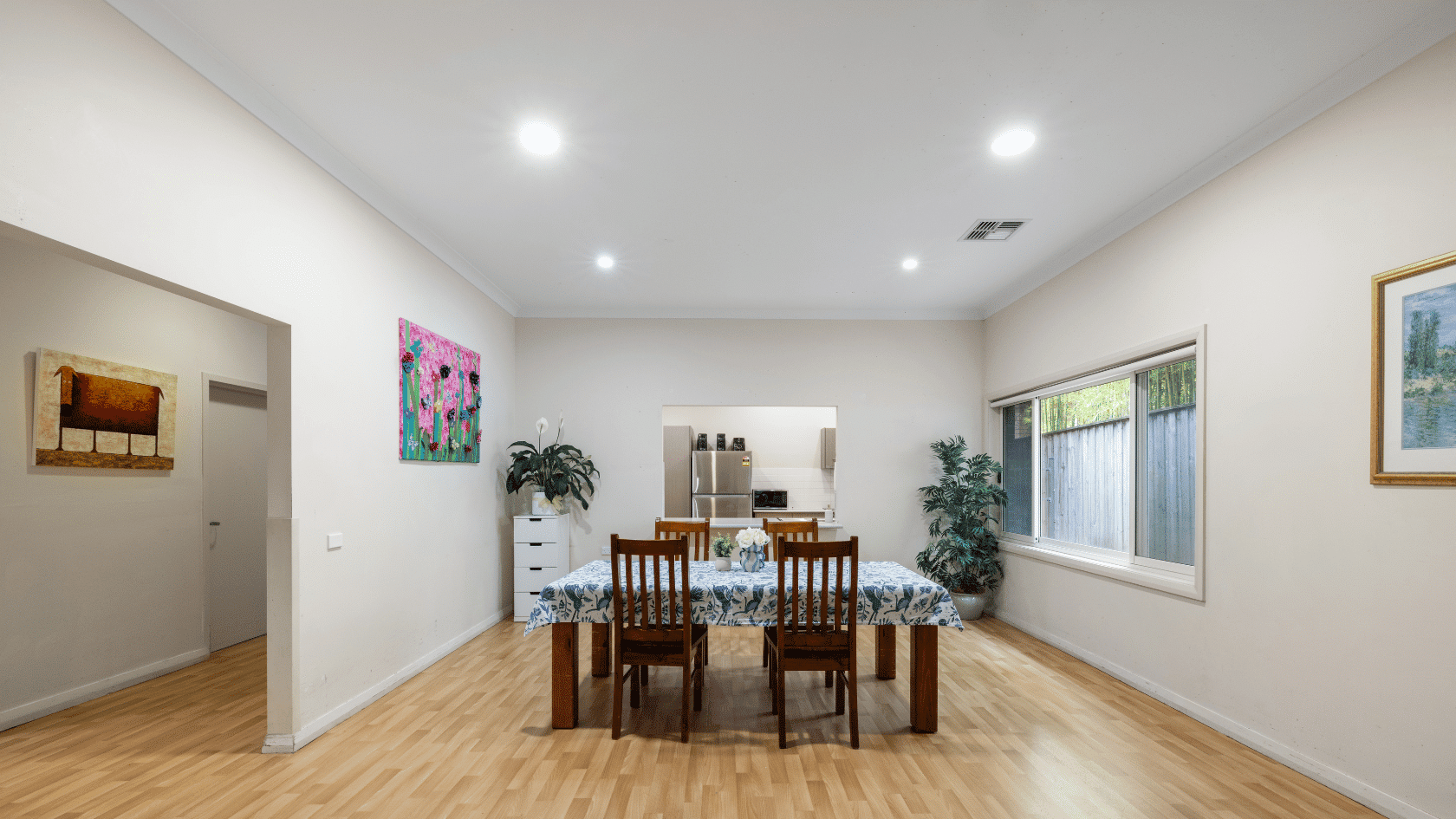 Modern, shared 5-bedroom female home — Home image 7