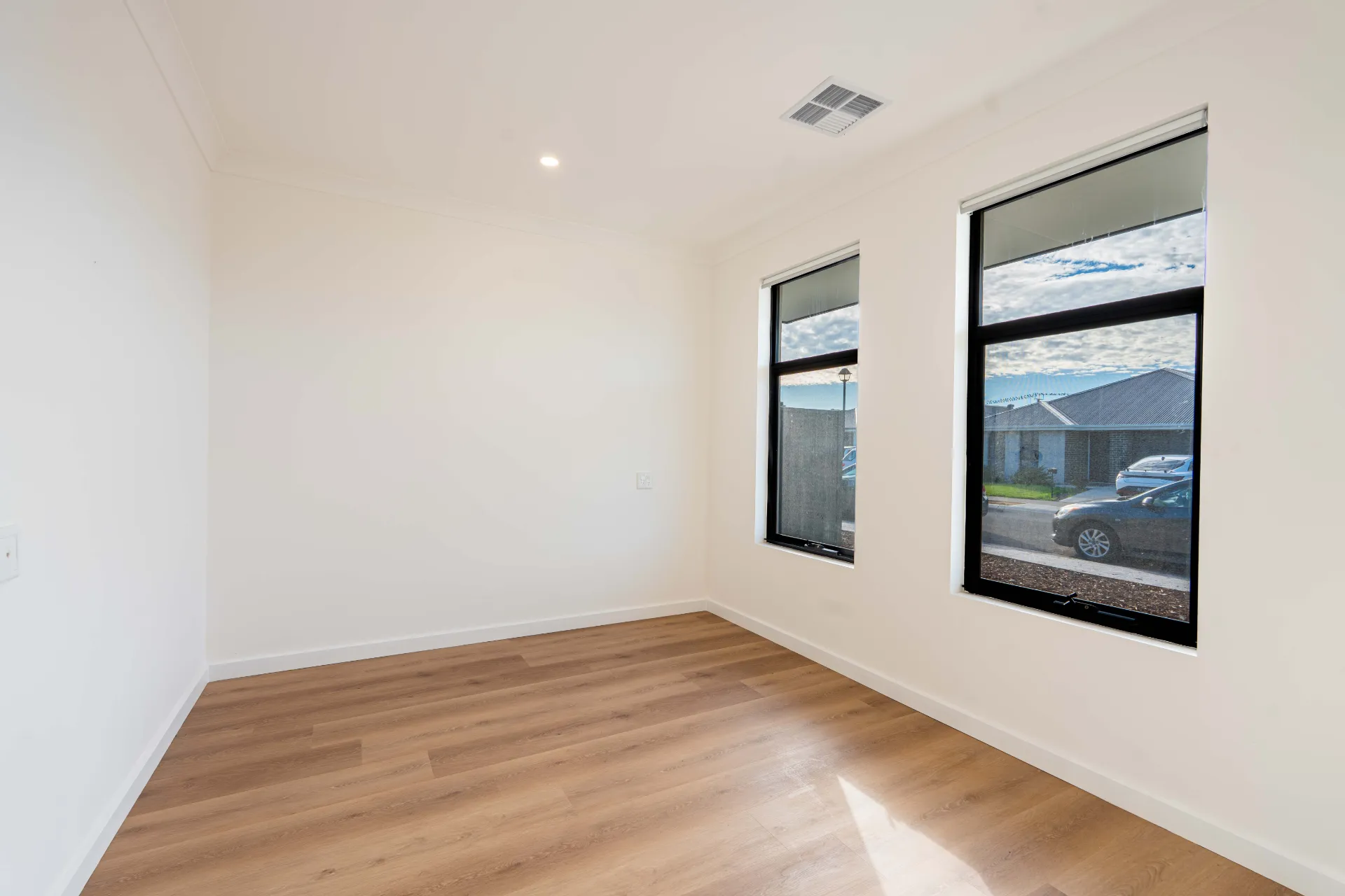 P 042 Willow — Home image 6
