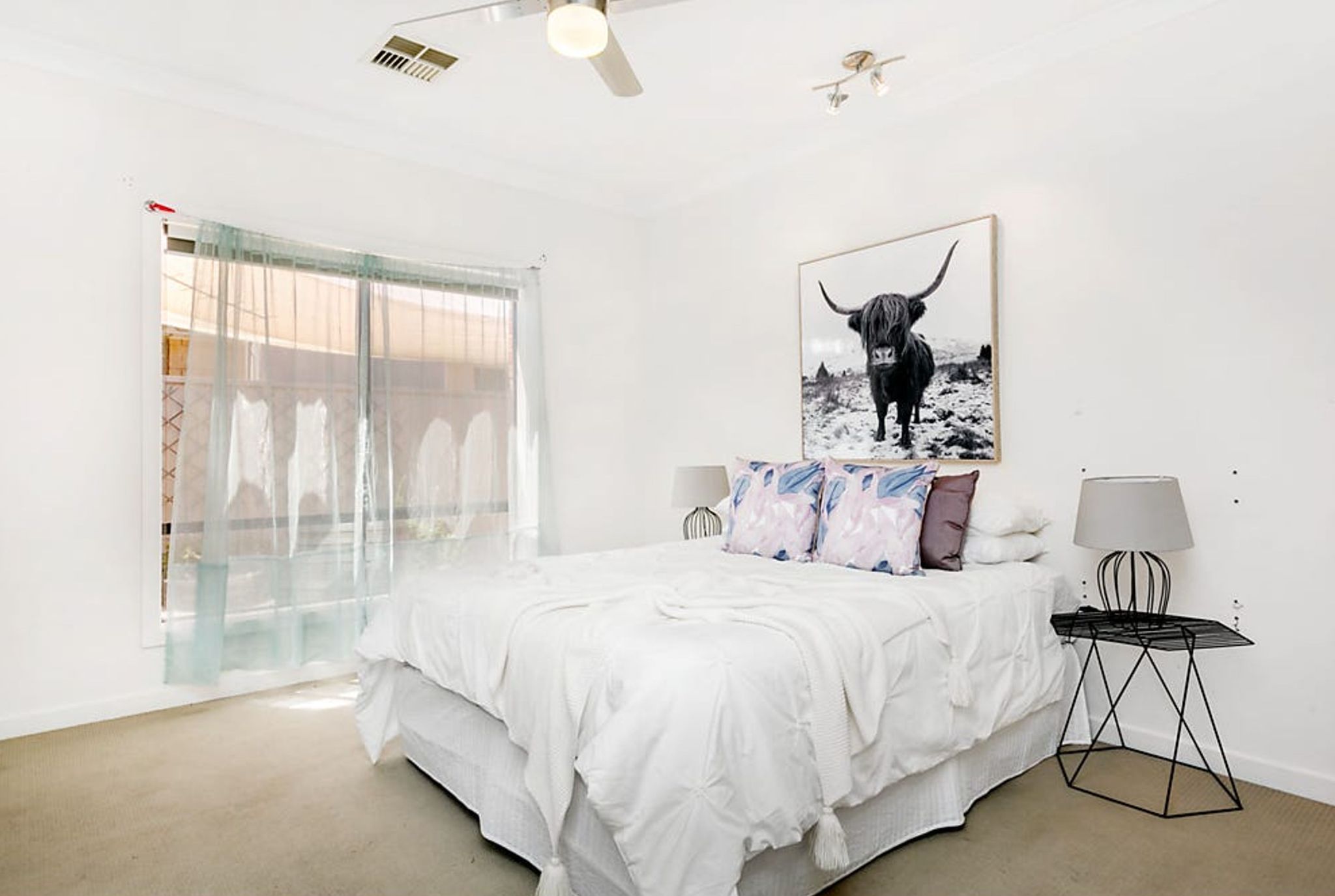 Stunning & Modern Home in a Peaceful Neighbourhood -Northfield — Home image 3