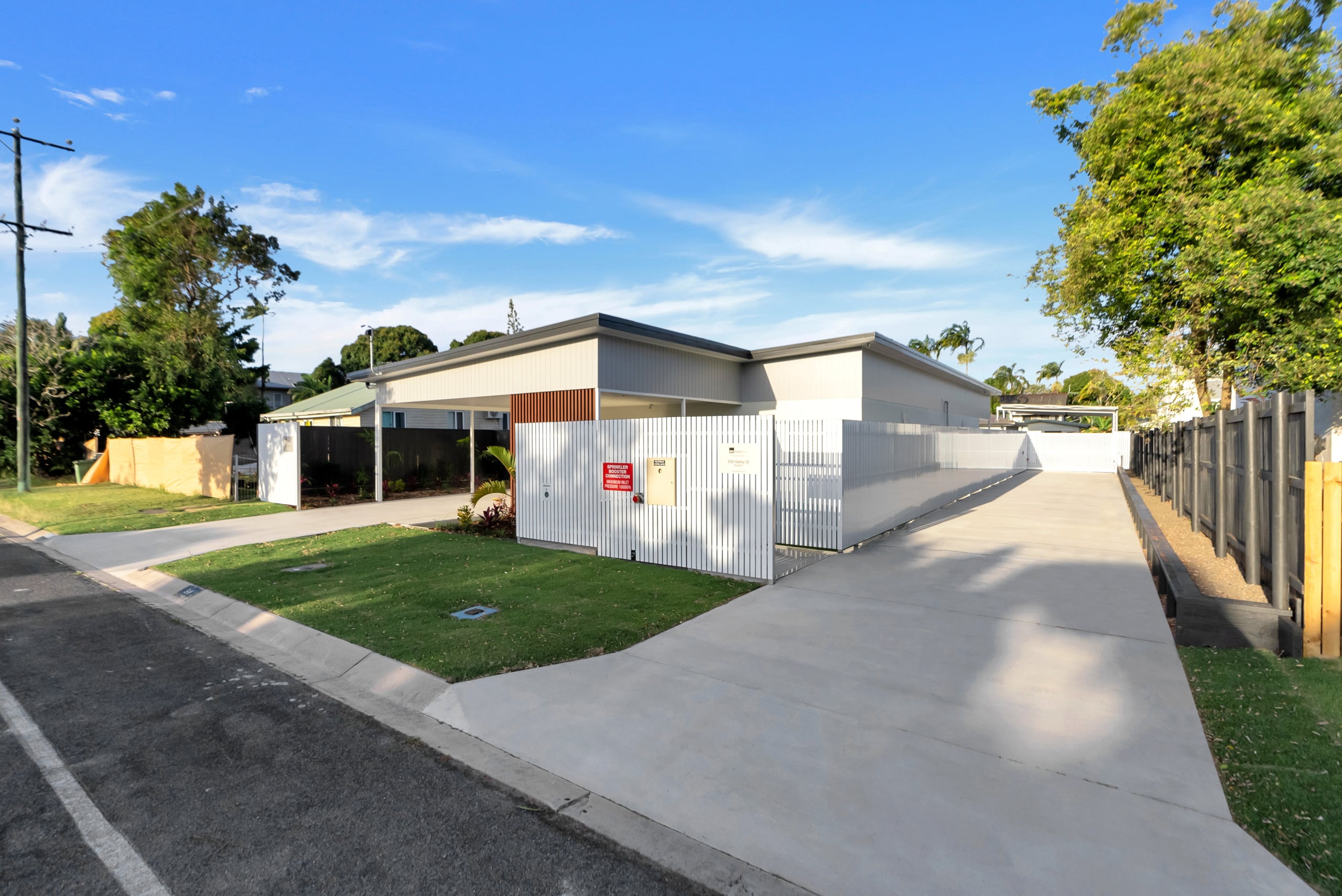 House and Villa close to shops at Yorkeys — Home image 3