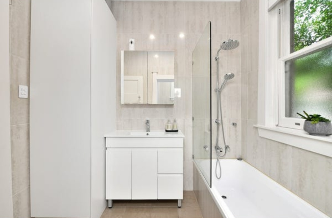 Spacious 4‑Bed Home in Concord — Home image 4