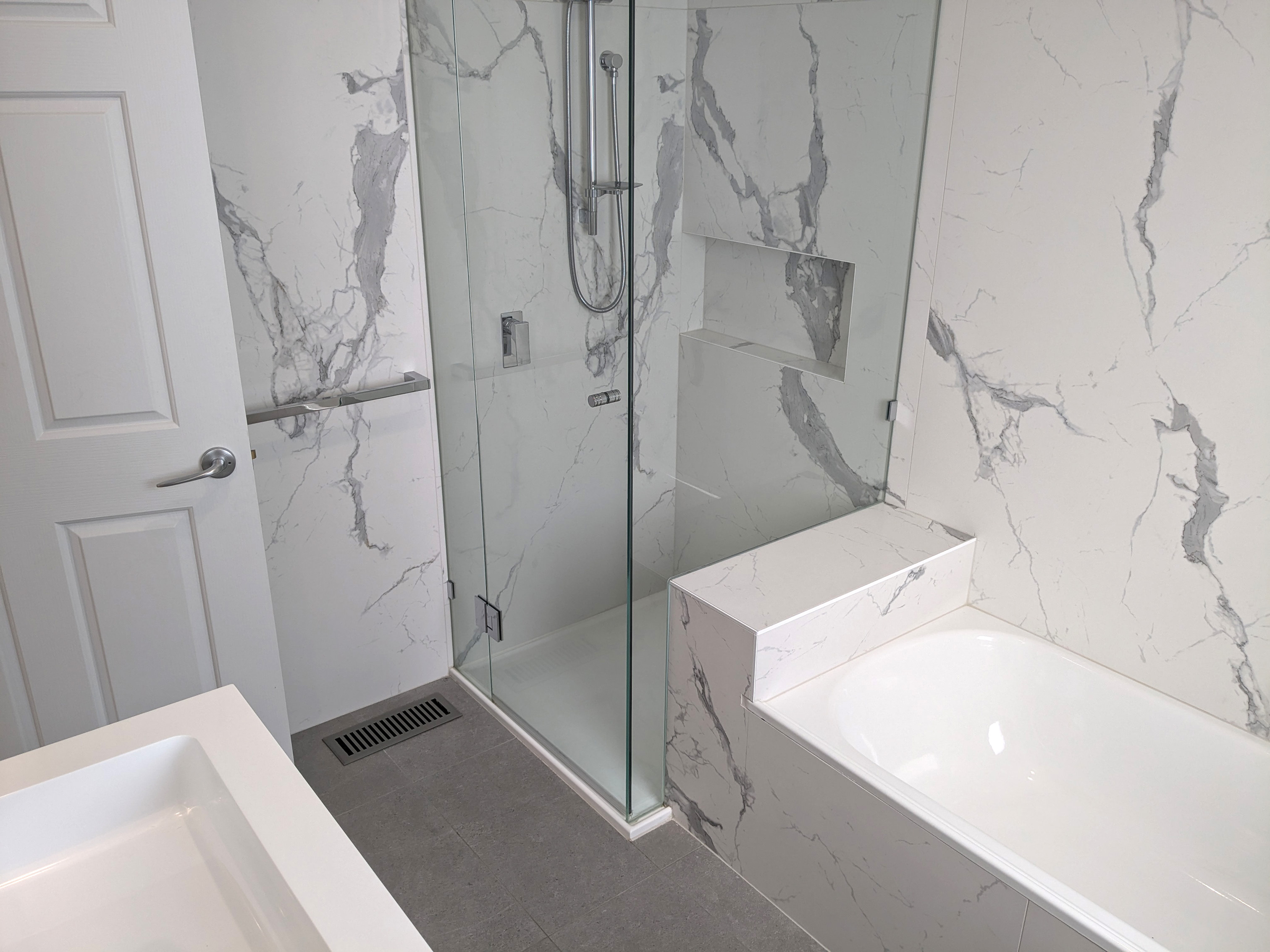 2 Women 25-35 looking for a housemate in Balwyn (SIL) — Home image 3