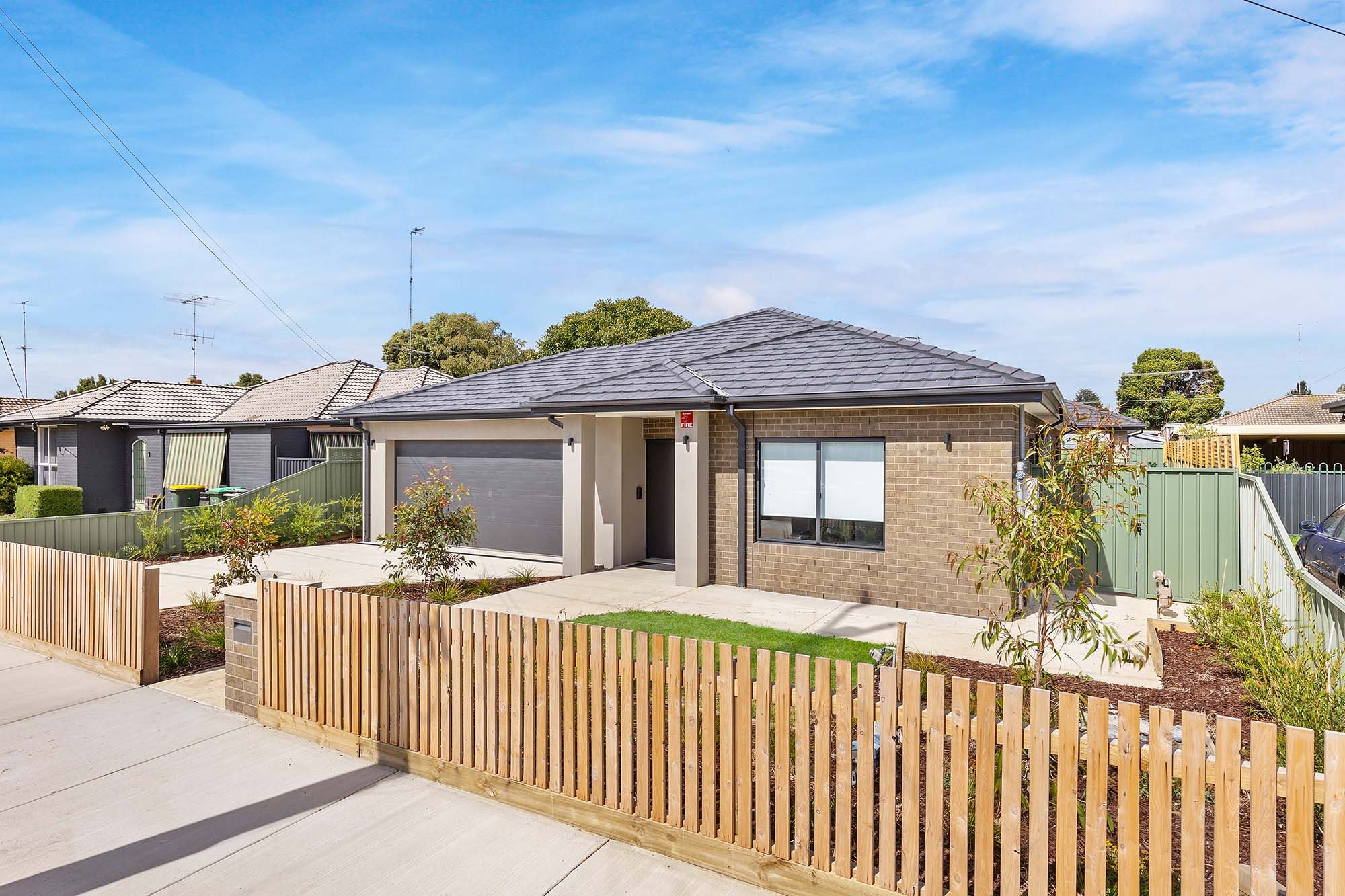 Modern 3 bedroom home with High Physical Support features available! — Home image 6