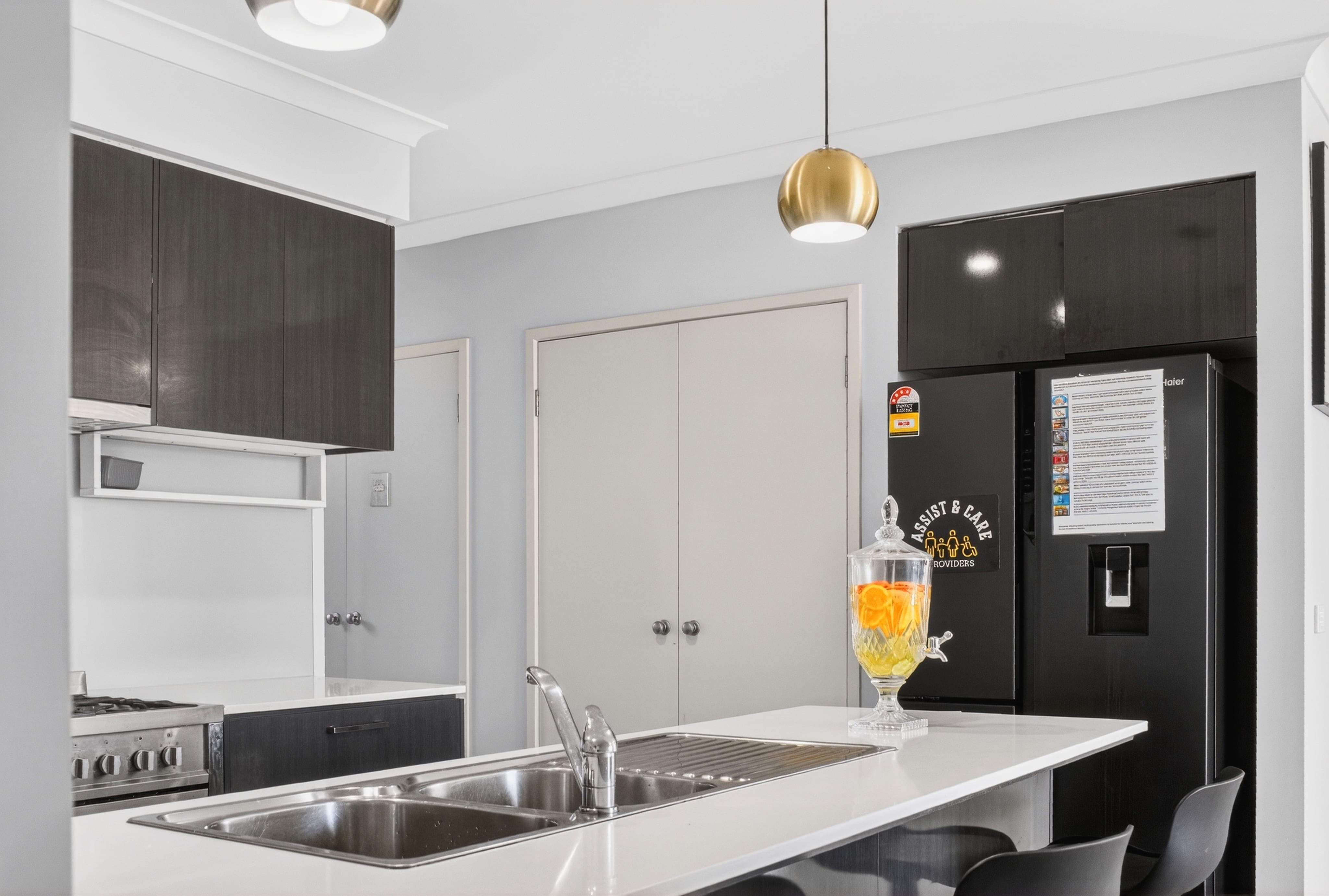 Modern 4-Bedroom Home for Rent – Walk to supermarket, Bus Stop, GP & More! — Home image 2