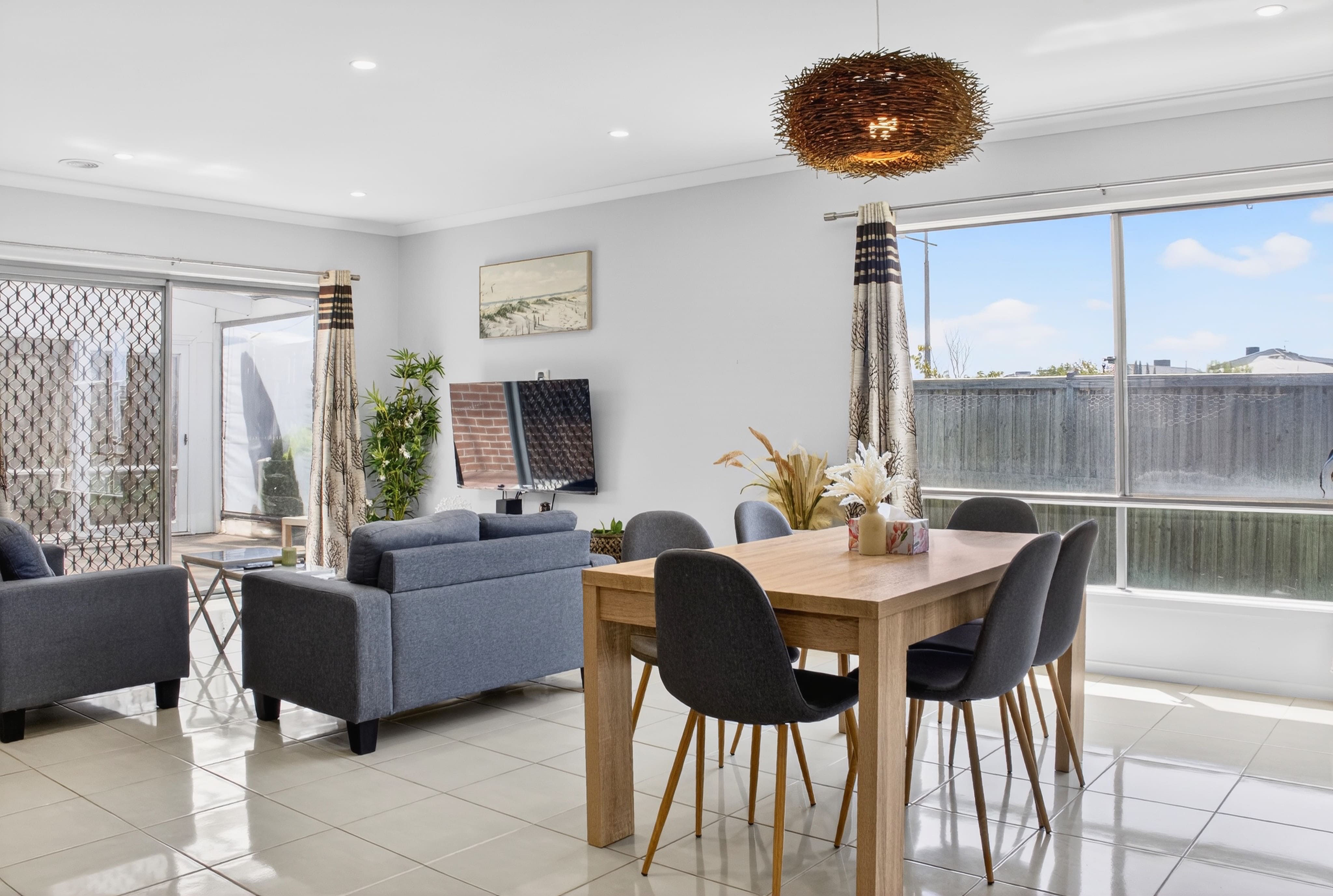 Modern 4-Bedroom Home for Rent – Walk to supermarket, Bus Stop, GP & More! — Home image 3