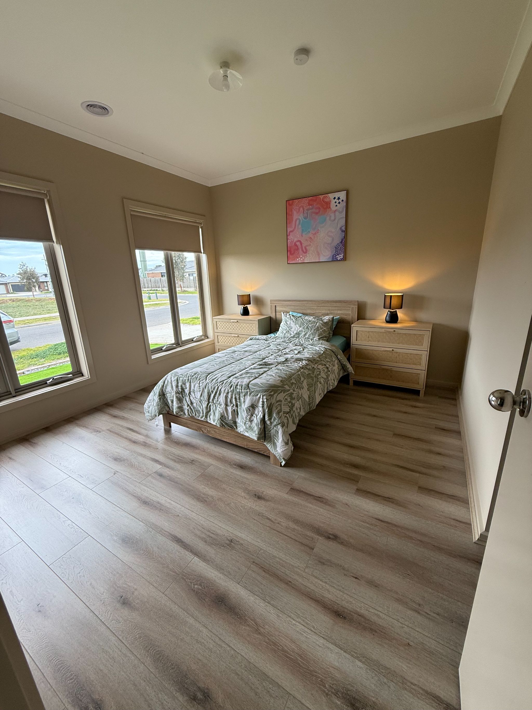Modern 4-Bedroom Home for Rent – Walk to supermarket, Bus Stop, GP & More! — Home image 4