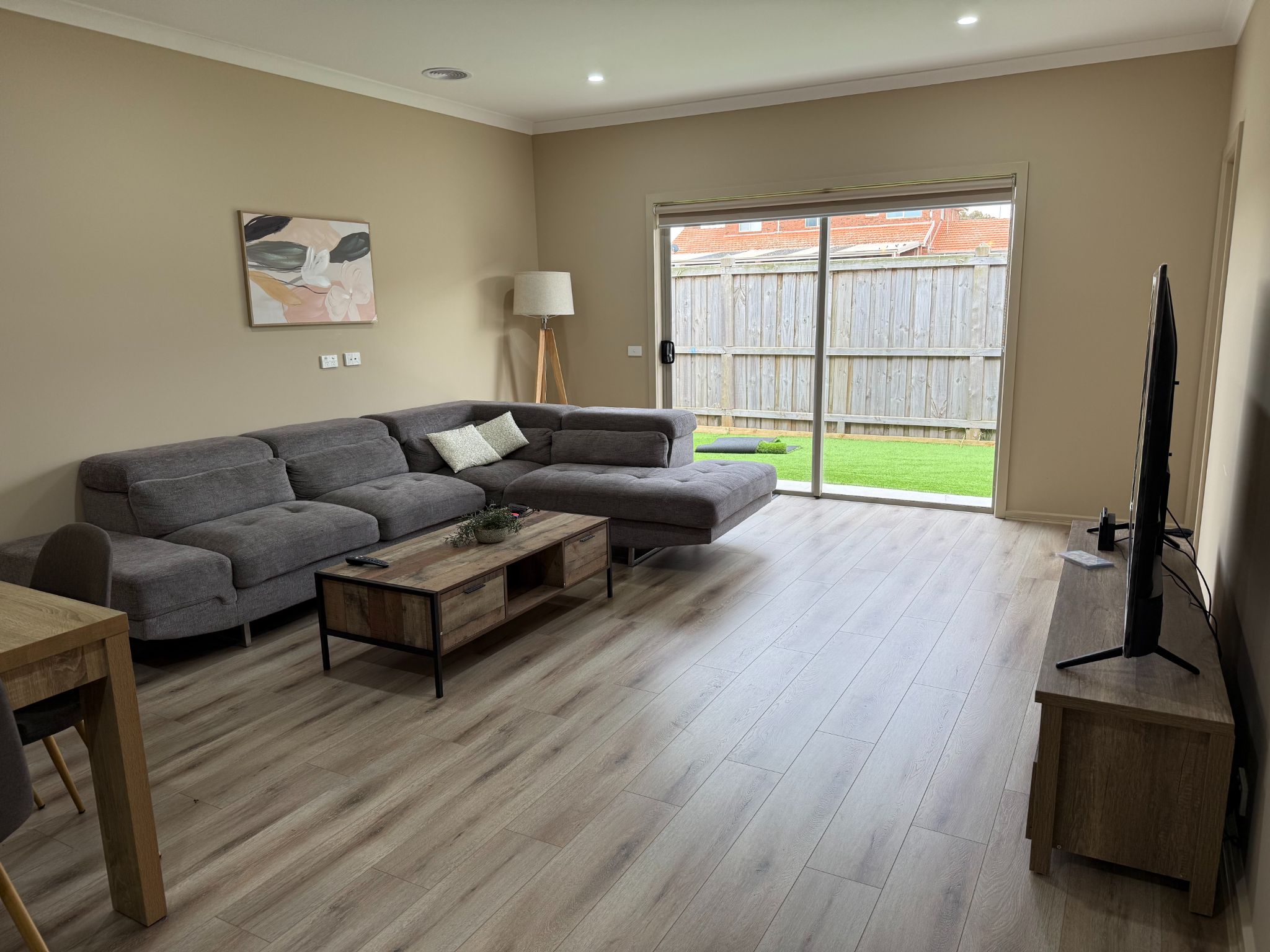 Modern 4-Bedroom Home for Rent – Walk to supermarket, Bus Stop, GP & More! — Home image 8