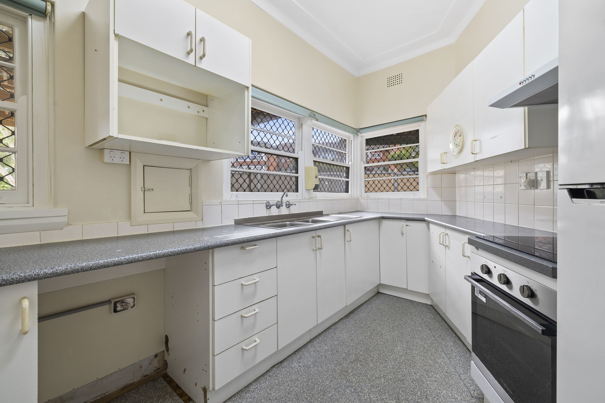 Cosy home nestled on a quiet street in Woolooware — Home image 5