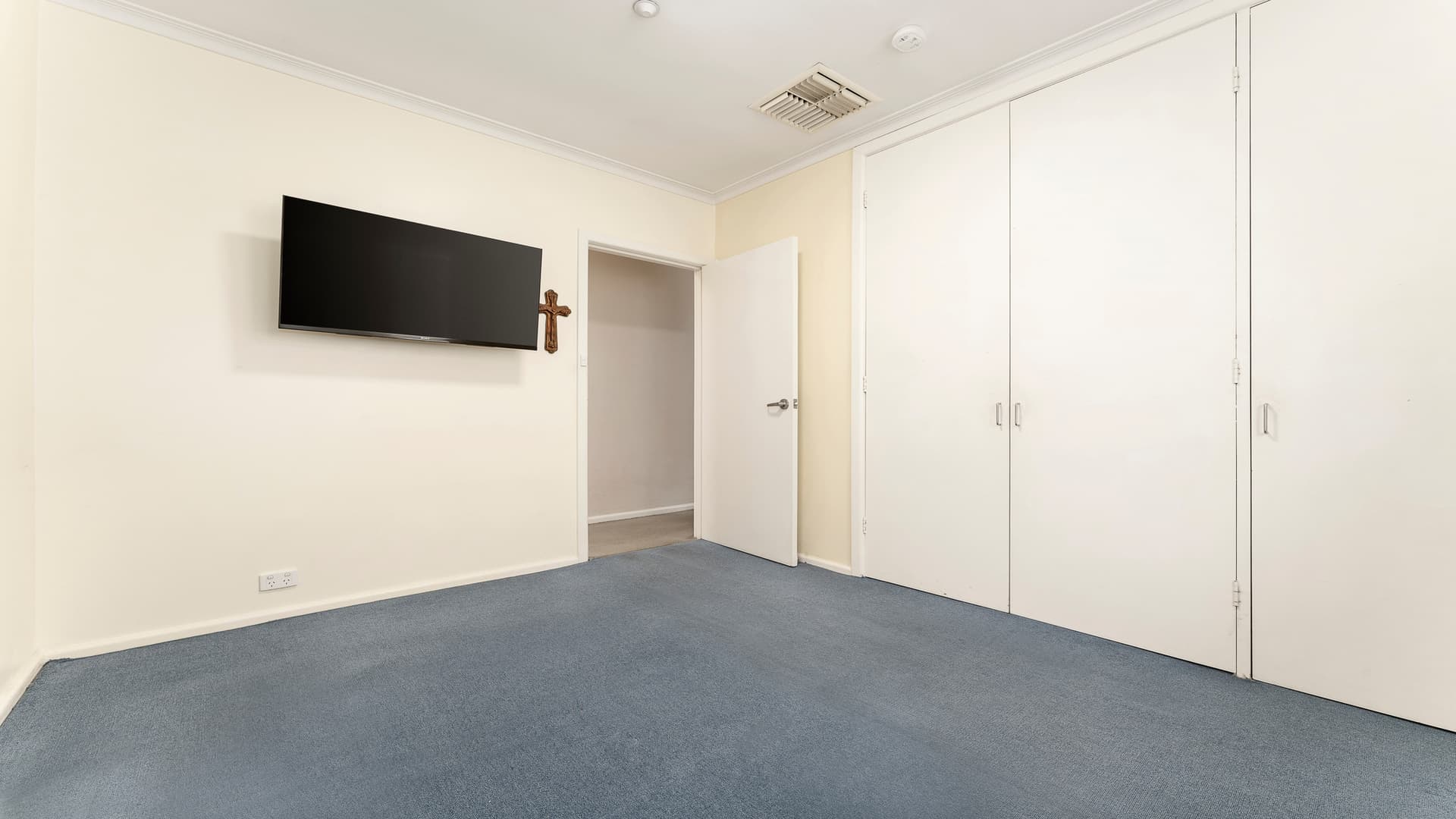 Charming SDA 'Improved Liveability' home in Bentleigh East VIC — Home image 4