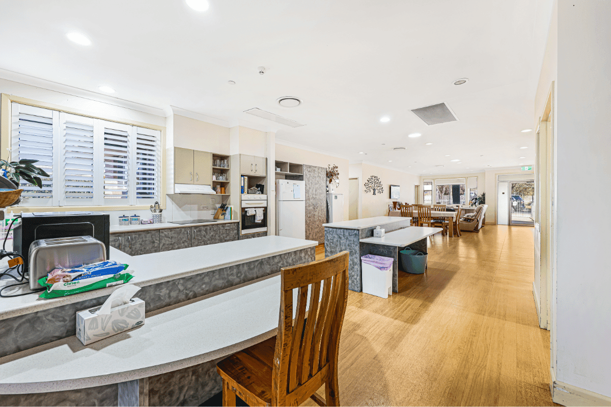 Enjoy this quiet residential home, close to community amenities — Home image 4