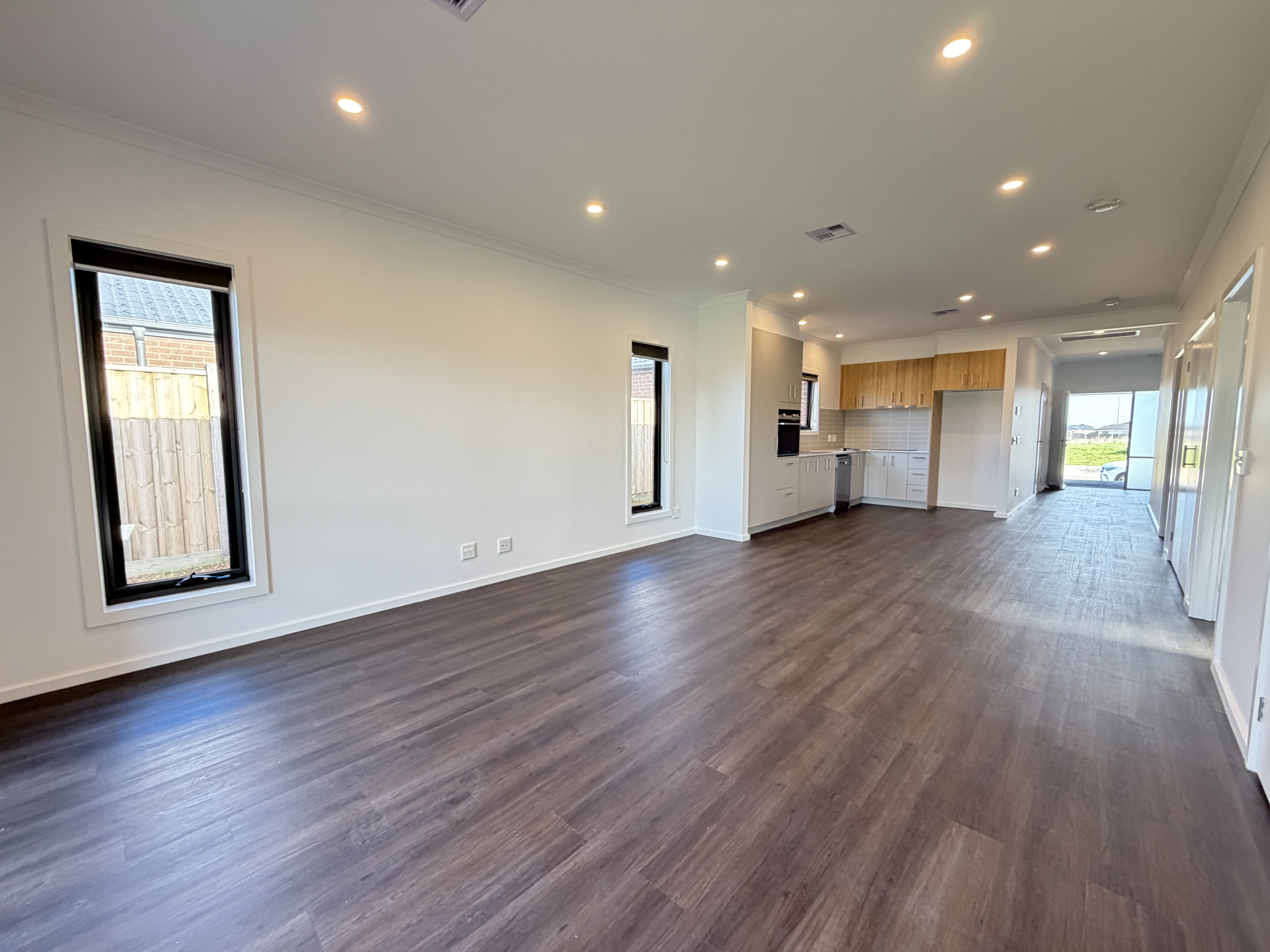 Spacious 2+OOA Robust + Breakout Room Home in Prime Ballarat Location — Home image 2