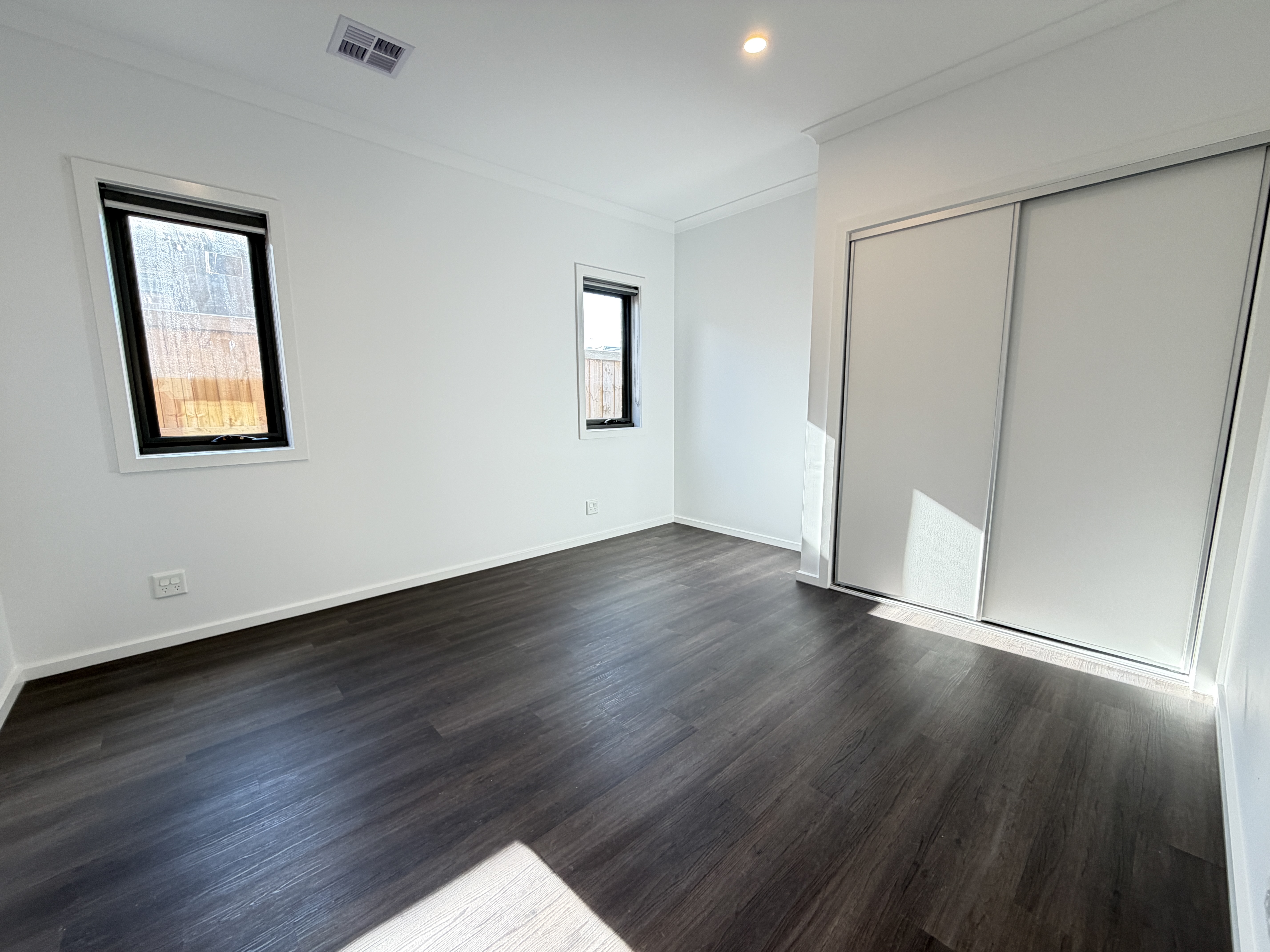 Spacious 2+OOA Robust + Breakout Room Home in Prime Ballarat Location — Home image 4