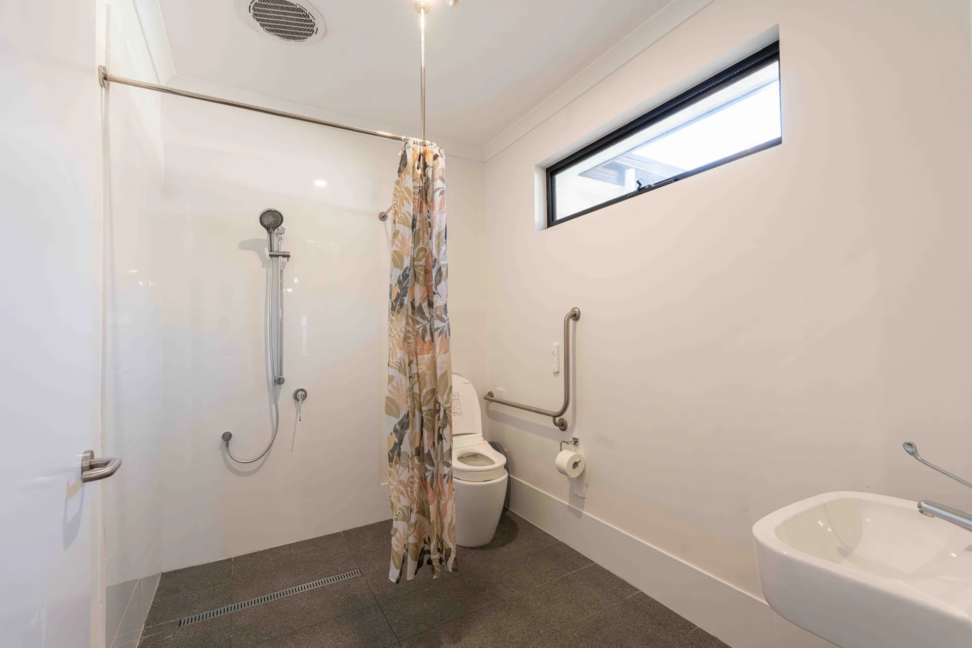 A-Beach Road — Home image 10