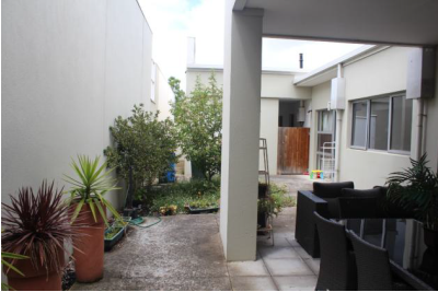 This contemporary home located in sought after Kew has 2 vacancies. — Home image 2