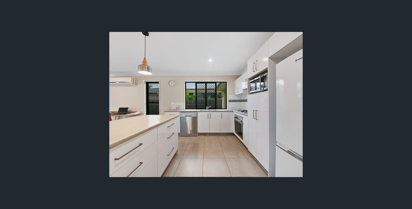 SIL house In Lawnton — Home image 3