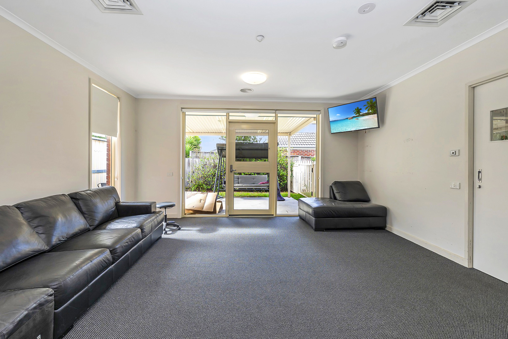 Spacious home in sought after Highton close to St Augustine's Lagoon. — Home image 4