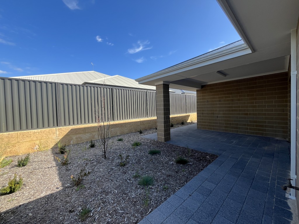 Madora Bay: Seaside Living Awaits - 3 Resident HPS Home — Home image 11